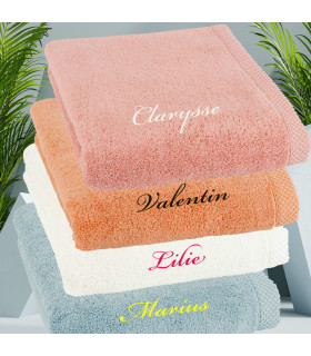 drap de bain brodé pour naissance