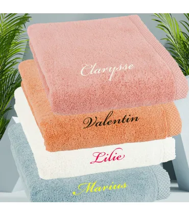 drap de bain brodé pour naissance