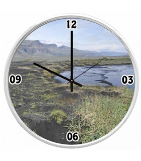 Les beaux paysages de l'Islande en fond de décor sur cette horloge