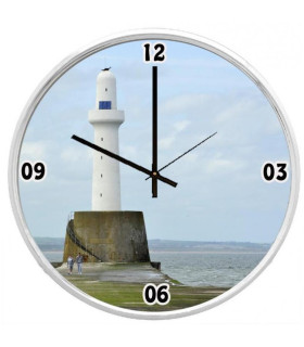 Très beau phare sur une horloge