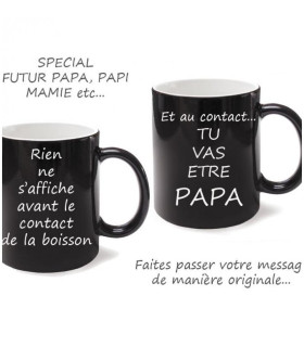 Idée cadeau originale pour ce mug en céramique blanc personnalisé avec photo magique