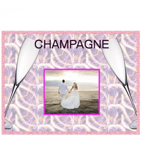 Belle étiquette sur bouteille de champagne