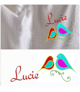 oiseau sur textile brodé