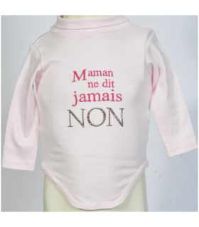 Broderie sur un body bebe