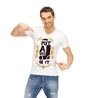 Tee shirt met une chaussette