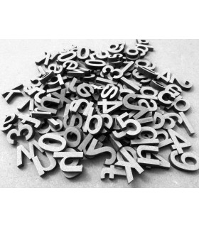 Lot de lettres découpées
