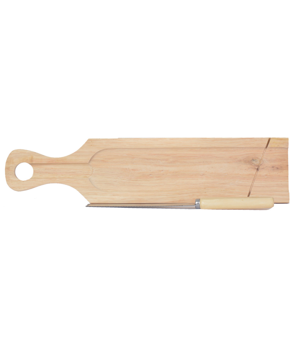 Coupez votre saucisson sur une planche à bois gravée et pers